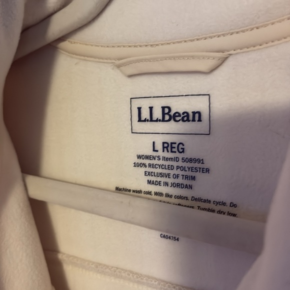 Like New! L.L. Bean Cream Fleece Jacket with Quarter-Zip Design - Picture 5 of 6